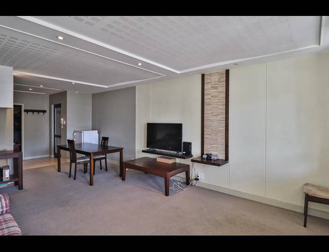 2 BEDROOM APARTMENT RENTED IN HUMEWOOD